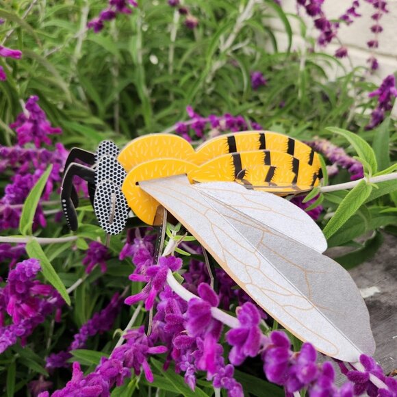 HONEY BEE MODEL Flapping Wing Eco Friendly Cardboard Honeybee Bee Figure - Picture 6 of 11